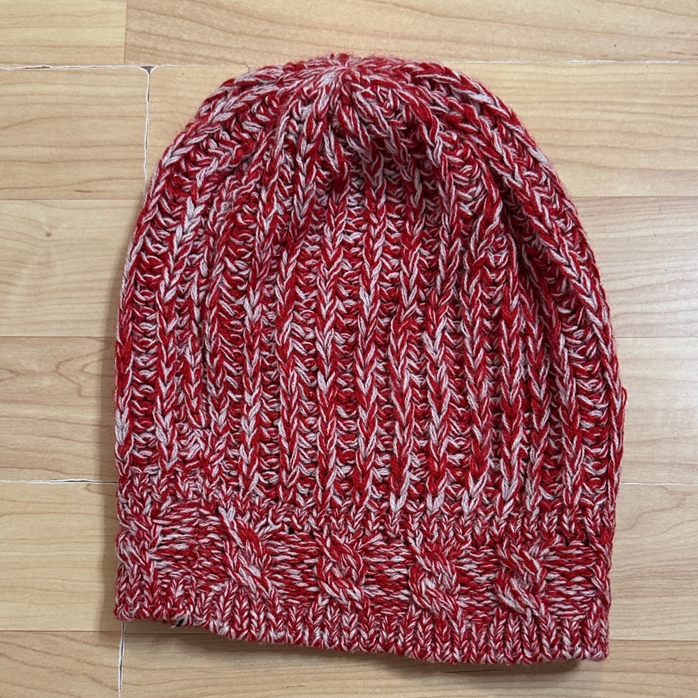 Vintage AEO Red and White Knit Beanie